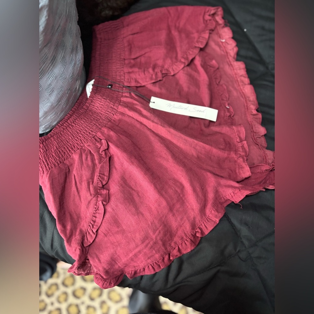 Boutique ✨ Maroon Ruffle Linen Shorts ♥️ NWT - Picture 4 of 4